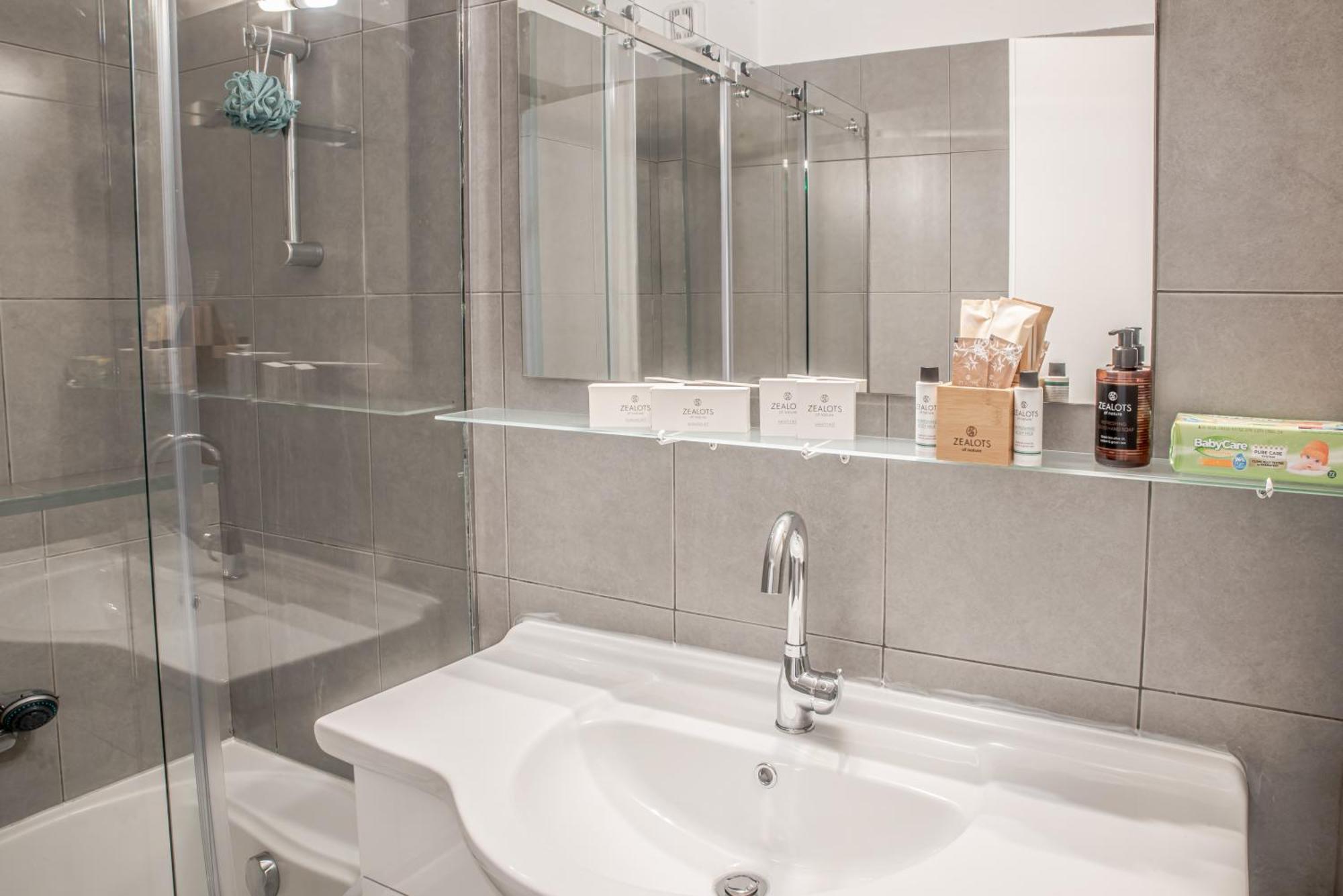 Apartment Mets Souites *
